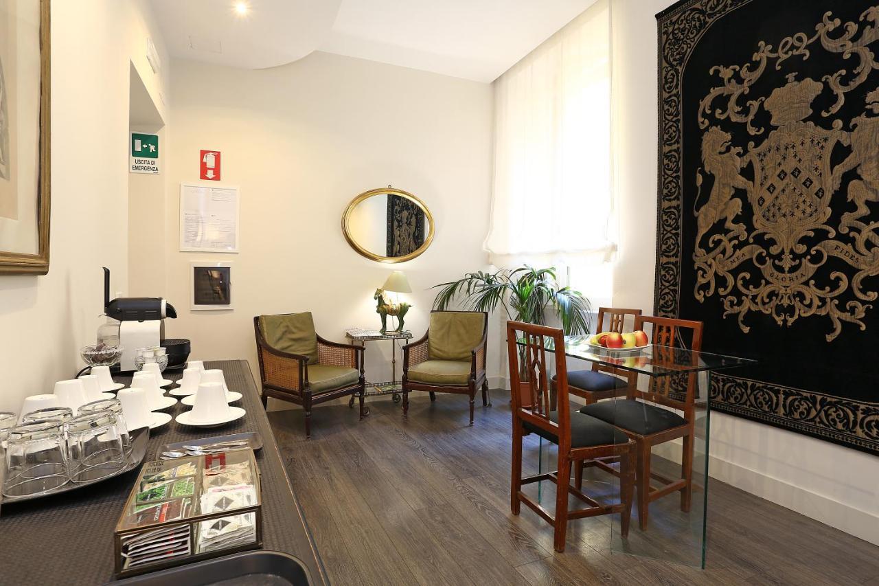 Bed and Breakfast Residenza Cavour Рим Екстер'єр фото
