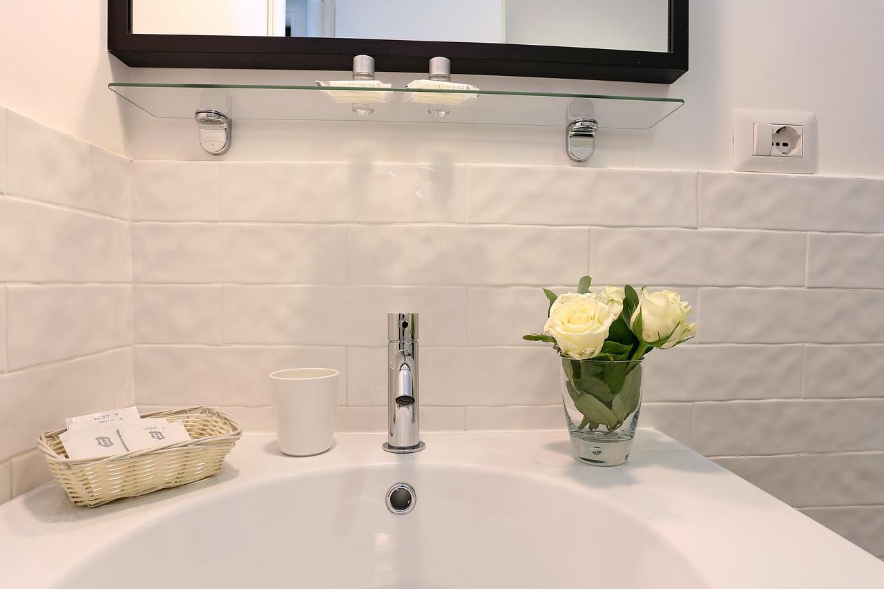 Bed and Breakfast Residenza Cavour Рим Екстер'єр фото